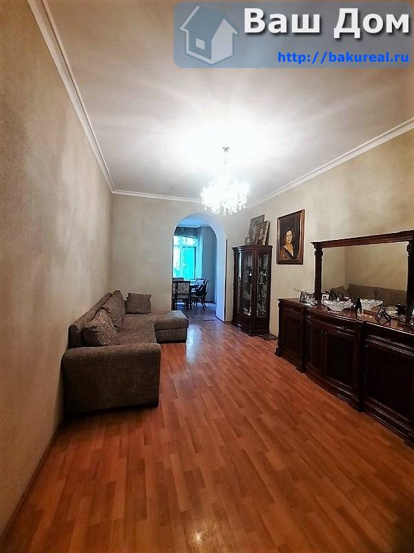 продаётся "сталинка" в парковой зоне