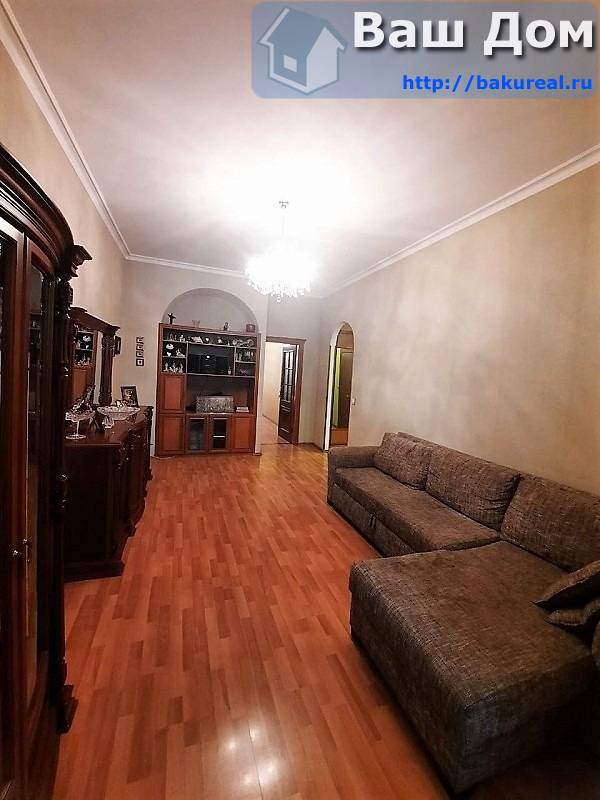 продаётся "сталинка" в парковой зоне